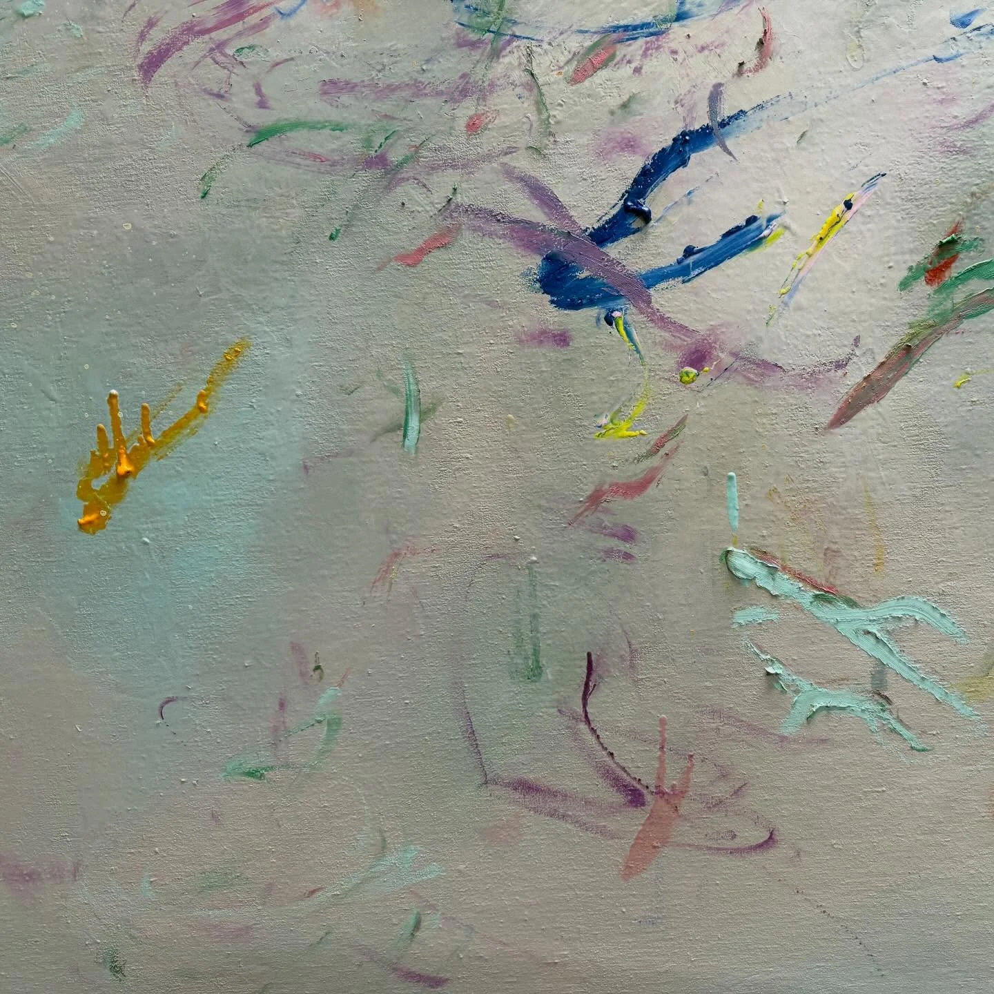 Composición pastel azul